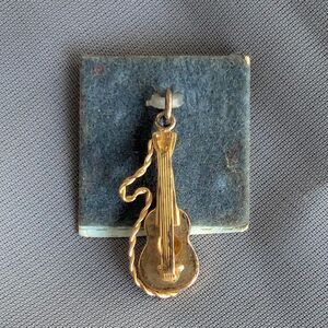 Vintage Wells Violin Brooch – Gold Tone Sterling Silver Musical Instrument Pin